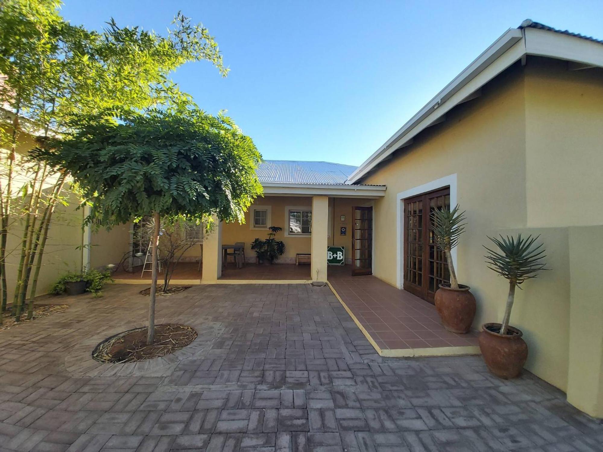 Libby'S Lodge Upington Exterior photo
